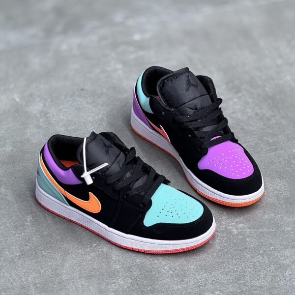 IMG_3060-scaled-1 کفش نایک ایر جردن وان لو لنگه به لنگه Nike Air Jordan 1 Low Mismatch