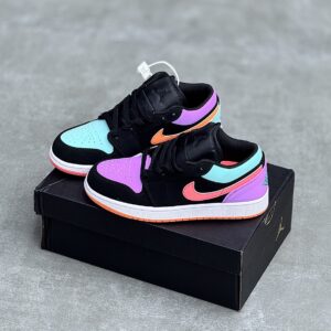 IMG_3061-scaled-1 کفش نایک ایر جردن وان لو لنگه به لنگه Nike Air Jordan 1 Low Mismatch