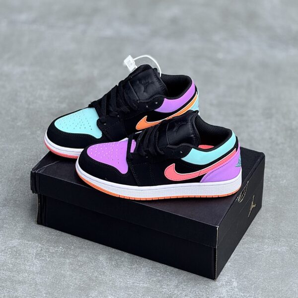 IMG_3061-scaled-1 کفش نایک ایر جردن وان لو لنگه به لنگه Nike Air Jordan 1 Low Mismatch