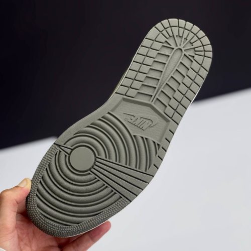 کفش نایک ایر جردن وان لو تراویس اسکات بلک الیو Nike Air Jordan 1 Low Travis Scott Black Olive
