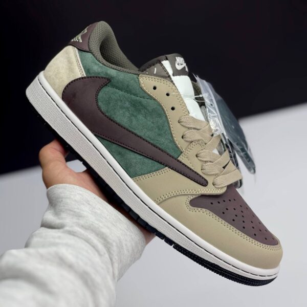 IMG_4189 کفش نایک ایر جردن ۱ لو تراویس اسکات سبز قهوهای Nike Air Jordan 1 Low Travis Scott Green Brown