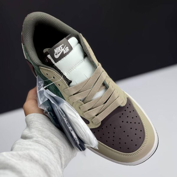 IMG_4190 کفش نایک ایر جردن ۱ لو تراویس اسکات سبز قهوهای Nike Air Jordan 1 Low Travis Scott Green Brown