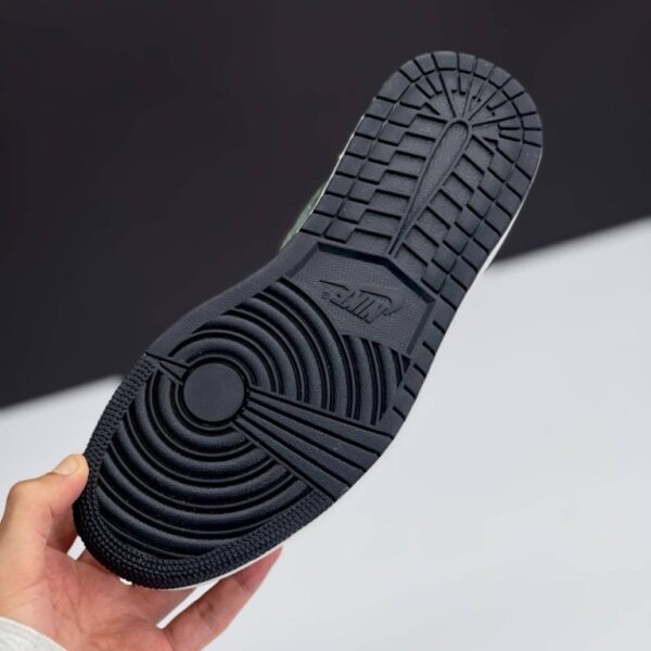 IMG_4192-768x768-1 کفش نایک ایر جردن ۱ لو تراویس اسکات سبز قهوهای Nike Air Jordan 1 Low Travis Scott Green Brown