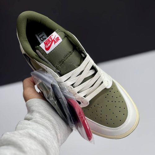 کفش نایک ایر جردن وان لو تراویس اسکات مدیوم الیو Nike Air Jordan 1 Low Travis Scott Medium Olive