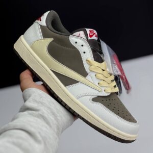 کفش نایک ایر جردن ۱ لو تراویس اسکات ریورس موکا Nike Air Jordan 1 Low Travis Scott Reverse Mocha