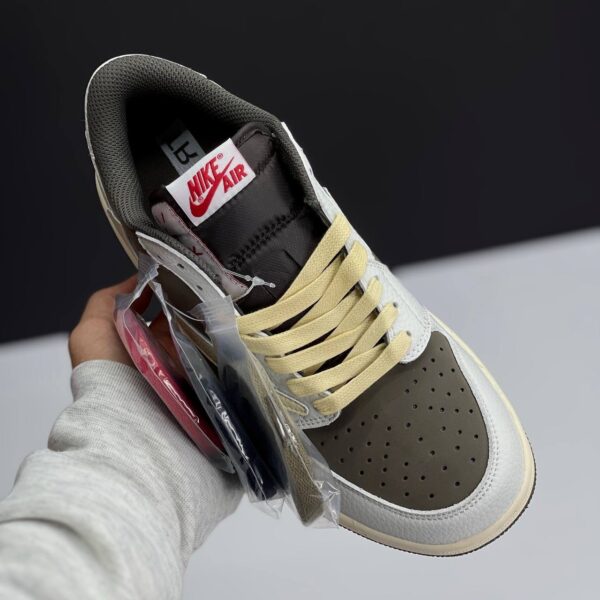 IMG_4206 کفش نایک ایر جردن ۱ لو تراویس اسکات ریورس موکا Nike Air Jordan 1 Low Travis Scott Reverse Mocha