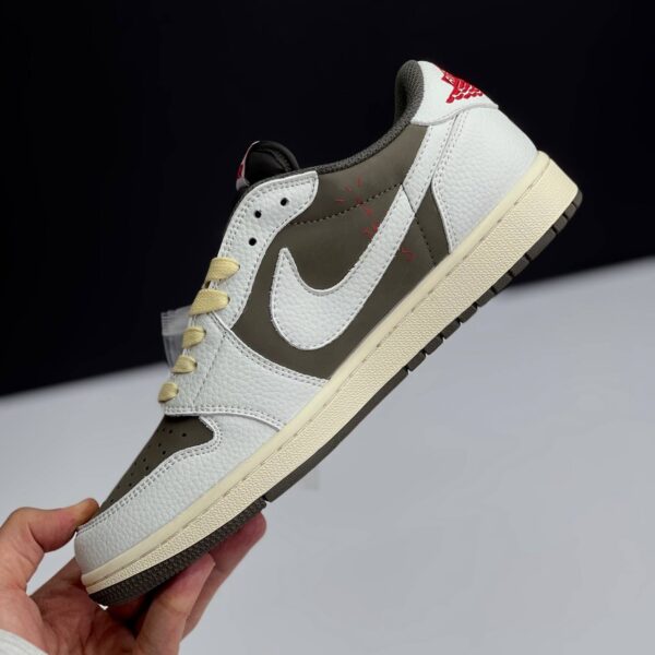 IMG_4207 کفش نایک ایر جردن ۱ لو تراویس اسکات ریورس موکا Nike Air Jordan 1 Low Travis Scott Reverse Mocha