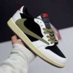کفش نایک ایر جردن ۱ لو تراویس اسکات الیو  Nike Air Jordan 1 Low Travis Scott Olive
