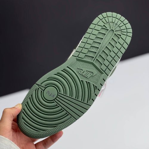 کفش نایک ایر جردن وان لو تراویس اسکات گوچی Travis Scott x Nike Air Jordan 1 Low Gucci