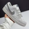 کفش نایک اس‌بی (SB) دانک لو ریگنینگ چمپ طوسی روشن Nike SB Dunk Low Reigning Champ Light Grey