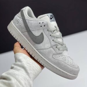 IMG_4847-500x500-1 کفش نایک اسبی (SB) دانک لو ریگنینگ چمپ طوسی روشن Nike SB Dunk Low Reigning Champ Light Grey
