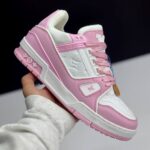 لویی ویتون ترینر سفید صورتی  Louis Vuitton Trainer White Pink