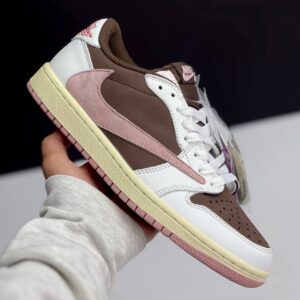 کفش نایک جردن وان لو تراویس اسکات قهوه‌ای Nike Air Jordan 1 Low Travis Scott Brown