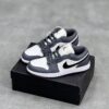 کفش نایک ایر جردن وان سفید سیمانی Nike Air Jordan 1 White Cement
