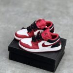 کفش نایک ایر جردن وان لو سفید قرمز خونی Nike Air Jordan 1 Low White Blood Red