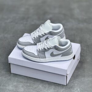کفش نایک ایر جردن وان سفید طوسی Nike Air Jordan 1 White Grey
