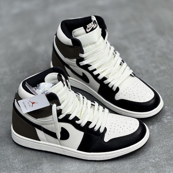 IMG_7938-scaled-1-1 کفش نایک ایر جردن وان ساقدار دارک موکا Nike Air Jordan 1 High Dark Mocha