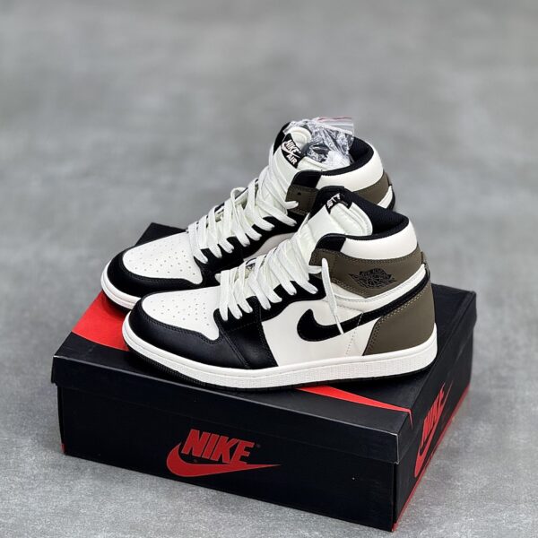 IMG_7940-scaled-1-1 کفش نایک ایر جردن وان ساقدار دارک موکا Nike Air Jordan 1 High Dark Mocha