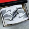 کفش نایک ایر جردن وان ساقدار سفید طوسی دودی Nike Air Jordan 1 High White Smoke Grey