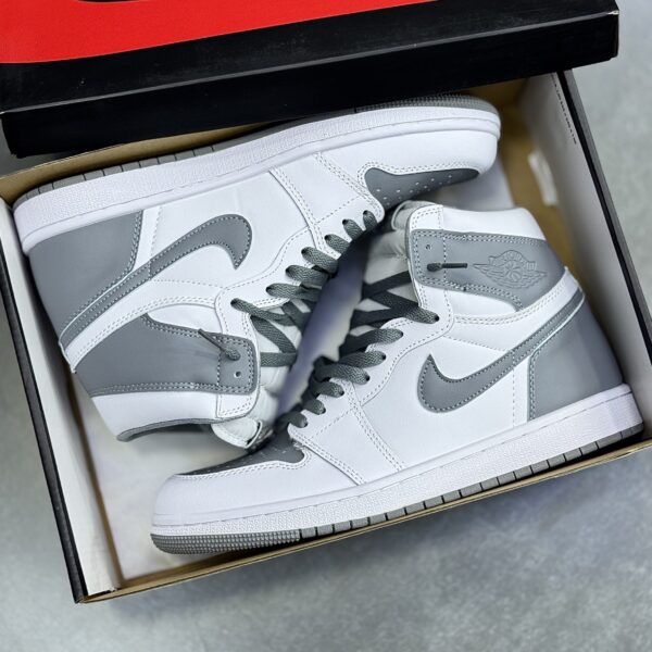کفش نایک ایر جردن وان ساقدار سفید طوسی دودی Nike Air Jordan 1 High White Smoke Grey