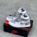 کفش نایک ایر جردن وان ساقدار سفید طوسی دودی Nike Air Jordan 1 High White Smoke Grey