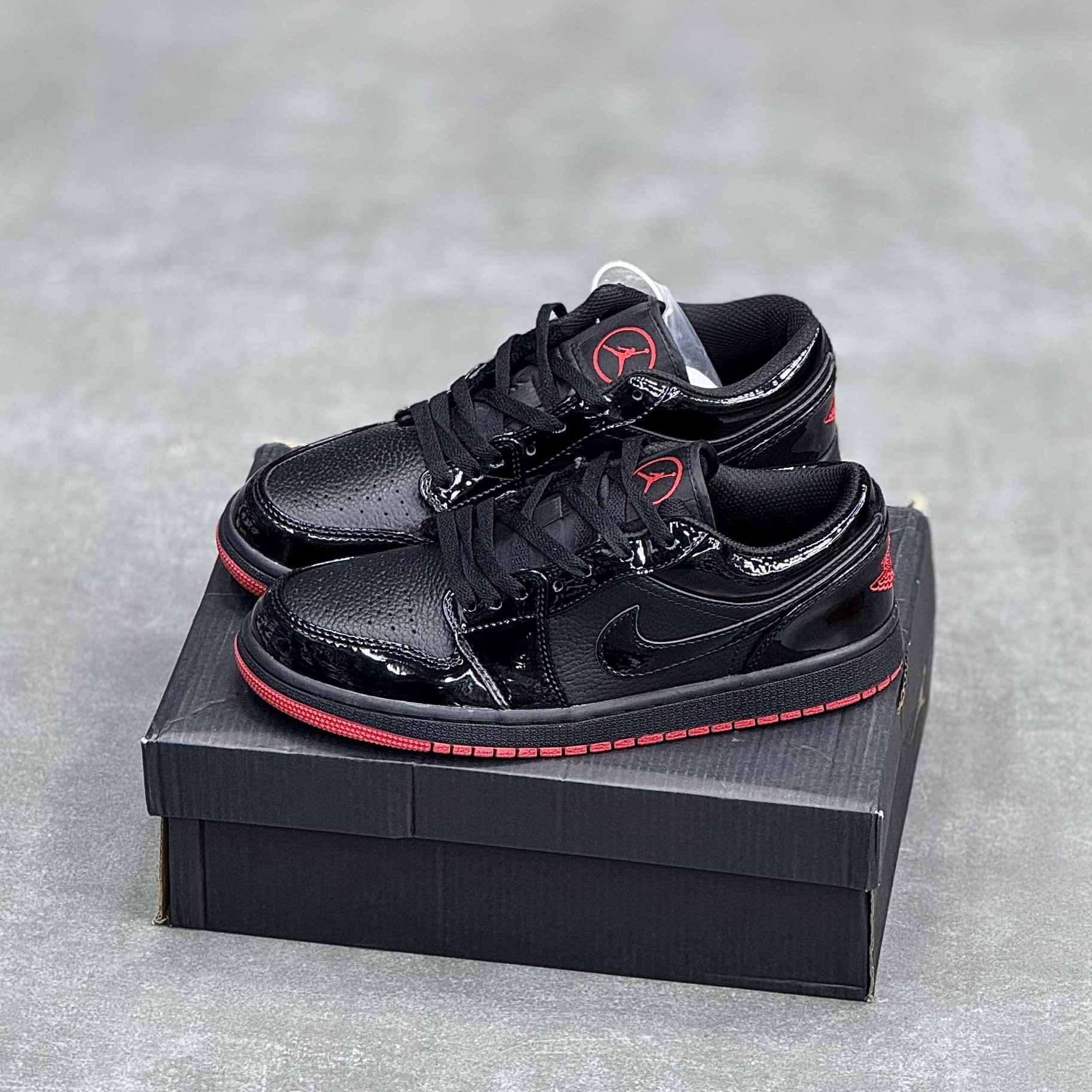 کفش نایک ایر جردن وان لو مشکی ورنی بلکند Nike Air Jordan 1 Low Black Patent