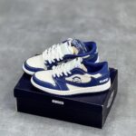 کفش نایک ایر جردن وان لو تراویس اسکات گوچی سفید سرمه‌ای Nike Air Jordan 1 Low Travis Scott Gucci