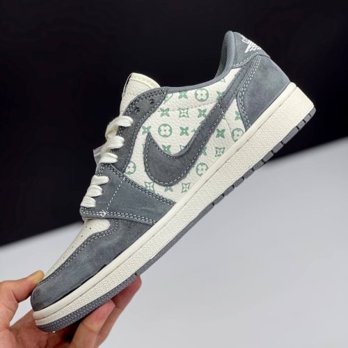 IMG_8591-500x500-1 کفش نایک ایر جردن وان لو تراویس اسکات لویی ویتون کرم طوسی روشن | Nike Air Jordan 1 Low Travis Scott Louis Vuitton Light Grey