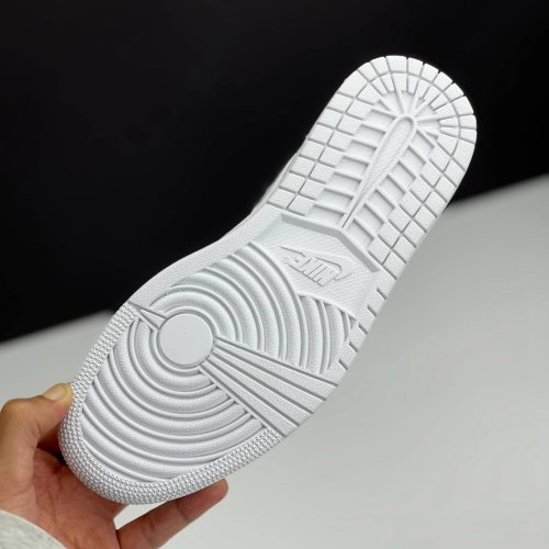 کفش نایک ایر جردن وان لو تراویس اسکات وایت پارتی Nike Air Jordan 1 Low Travis Scott White Party