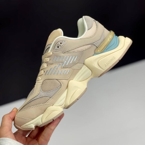 IMG_8911 کتونی نیوبالانس ۹۰۶۰ کرم آبی New Balance 9060 Cream Blue