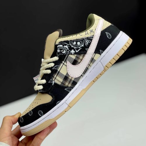 کفش نایک اس بی دانک لو تراویس اسکات باندانا Nike SB Dunk Low Travis Scott Bandana