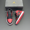 n94ap652 کفش نایک ایر جردن وان ساقدار مید بند برد 2020 مشکی قرمز Nike Air Jordan 1 Mid Bred 2020 Black Red