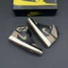 p90n3x3i کفش نایک ایر جردن وان ساقدار رترو Nike Air Jordan 1 Retro HighC