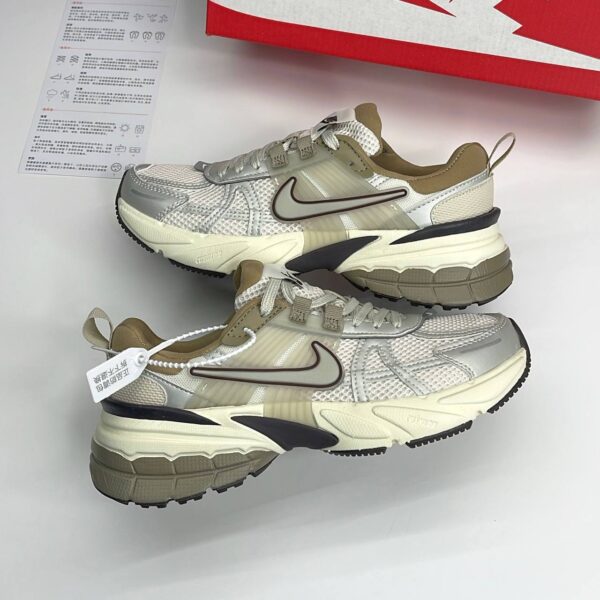 photo_13_2025-05-11_02-14-13 کتونی نایک وی تو کی ران کرم قهوهای | Nike V2K Run Cream Brown
