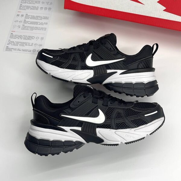 photo_1_2025-05-15_22-45-54 نایک وی تو کی مشکی سفید Nike V2K Black White