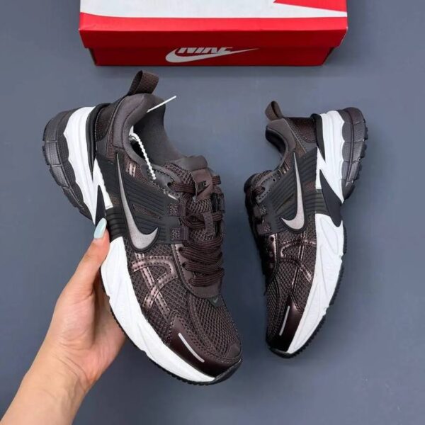 کفش نایک وی تو کی رنگ مسی Nike V2K Brown