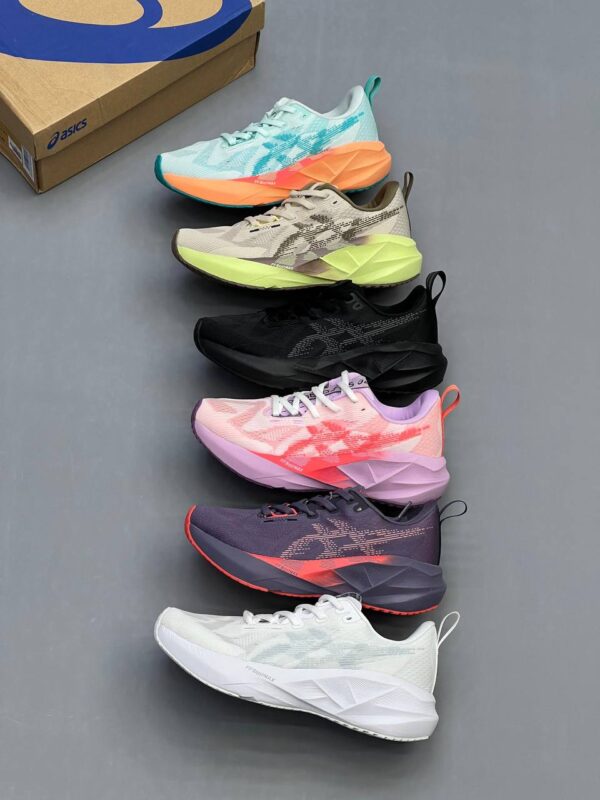 کفش اسیکس نووا بلاست ۵ فیروزه‌ای Asics Novablast 5 Turquoise