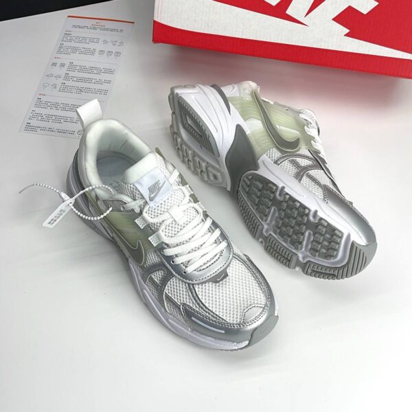 photo_22_2025-05-13_03-44-12 کتونی نایک وی تو کی سفید نقرهای Nike V2K White Silver