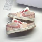 کفش نایک جردن وان لو مایتی سویشرز پینک Nike Jordan 1 Low Mighty Swooshes Pink