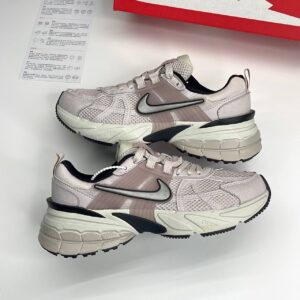 نایک وی تو کی کالباسی Nike V2K Run Pinkish Beige