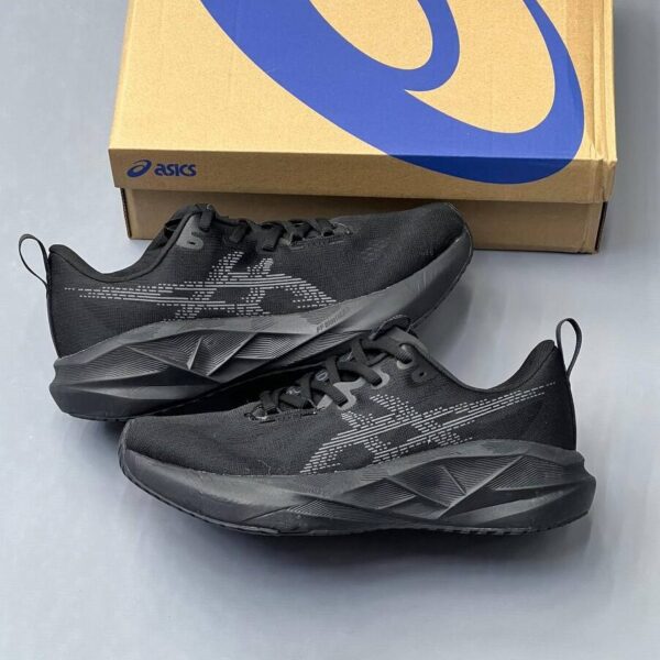 کفش اسیکس نووا بلاست ۵ مشکی Asics Novablast 5 Black