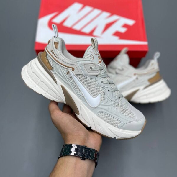 کفش نایک وومرو ۵ کرم قهوه‌ای Nike Vomero 5 Cream Brown