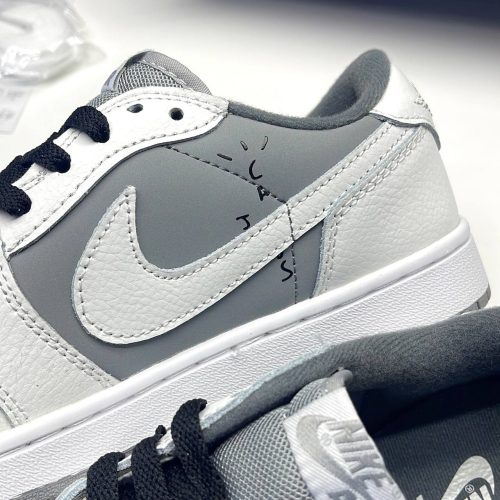 کفش نایک ایر جردن وان لو تراویس اسکات پلی‌استیشن Nike Air Jordan 1 Low Travis Scott PlayStation
