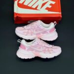 کفش نایک وی تو کی صورتی گلدار Nike V2K Pink Floral