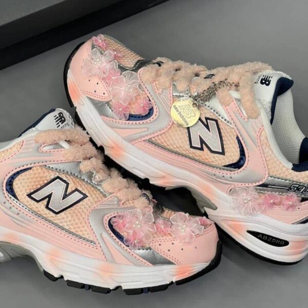 photo_3_2025-11-16_01-51-54 کفش نیو بالانس ۵۳۰ کاستوم صورتی گلدار New Balance 530 Custom Pink Floral