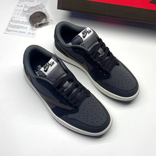 photo_4_2025-05-29_12-14-44 کفش نایک ایر جردن ۱ لو تراویس اسکات یوتوپیا Nike Air Jordan 1 Low Travis Scott Utopia