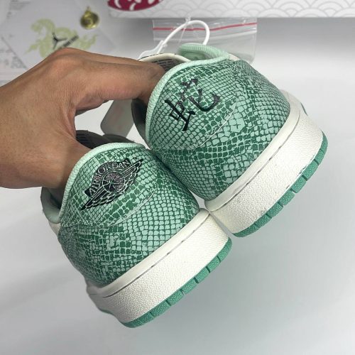 photo_5_2025-05-16_05-31-31-500x500-1 کفش نایک ایر جردن وان لو ماری ۲۰۲۵ Nike Air Jordan 1 Low Marie