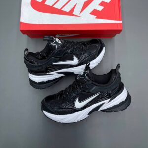 کفش نایک وومرو ۵ مشکی سفید Nike Vomero 5 Black White