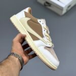 جردن ۱ لو تراویس اسکات ریورس موکا سفید قهوه‌ای کرم Travis Scott Air Jordan 1 Low OG Reverse Mocha