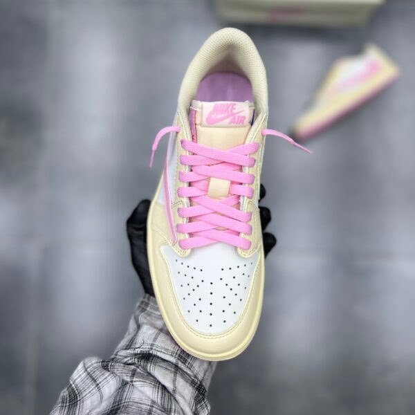 61822b92-5120-4e6e-bb2f-f62ca90c4bf8 کفش نایک ایر جردن وان لو ترویس اسکات شای پینک Nike Air Jordan 1 Low Travis Scott Shy Pink